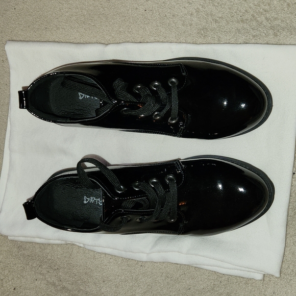 NWOT BLACK PATENT CHUNKY HEELS TIE SHOES - Picture 2 of 9